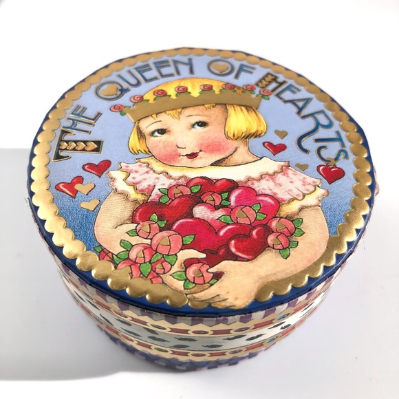 Mary Engelbreit The Queen of Hearts Round Trinket Box Pooch & Sweetheart 32846 - Picture 2 of 10